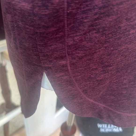 Athleta NWOT Pullover Hooded CYA Top Burgundy/Maroon Hoodie Thumb Holes M - Picture 7 of 11
